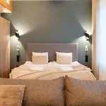 Postmaster Hotel